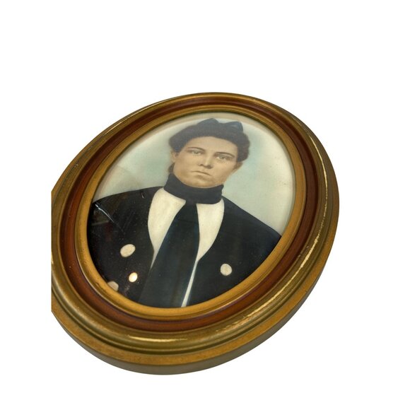 Antique Portrait Woman Convex Oval Wood Frame Victorian Stern Face - Picture 3 of 10